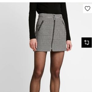 Hollister Black and White Houndstooth Mini Skirt